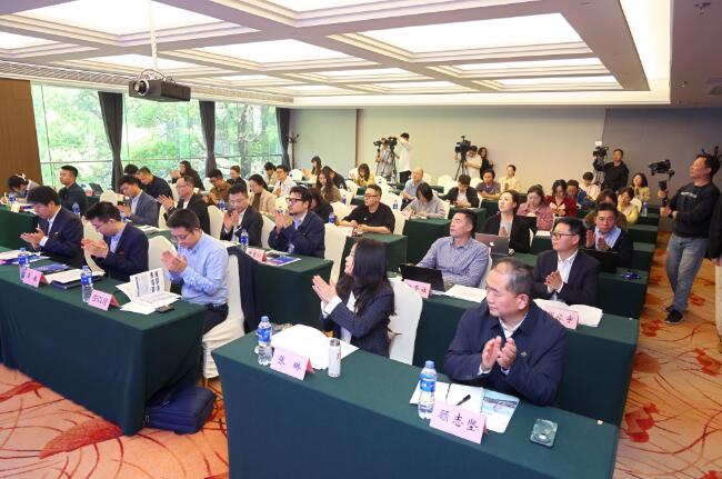 是什么“黑科技”让记者流连忘返?全国30余家主流媒体走进吞精视频
是什么“黑科技”让记者流连忘返?全国30余家主流媒体走进吞精视频